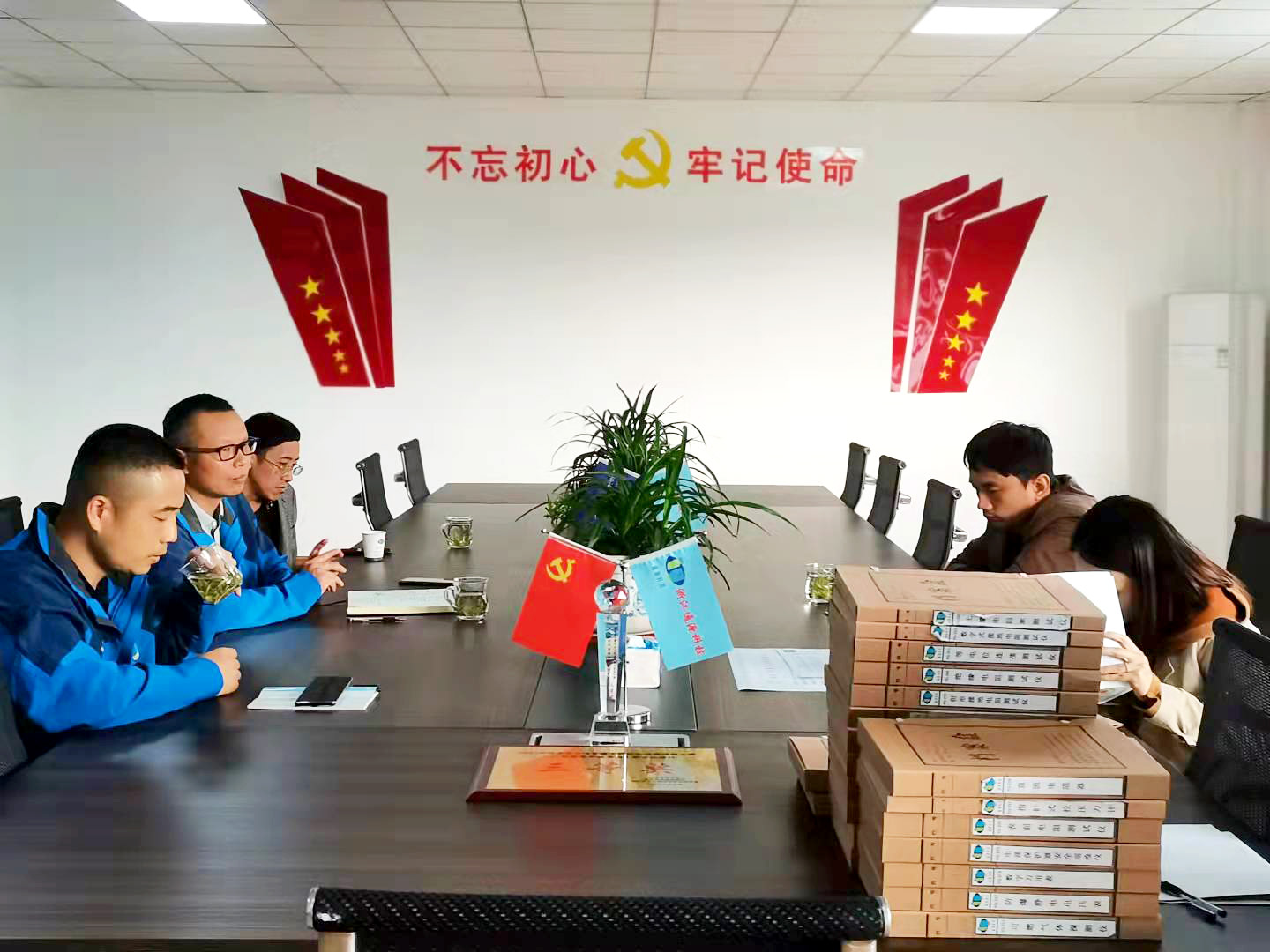 1636085282513217.jpg 2.jpg